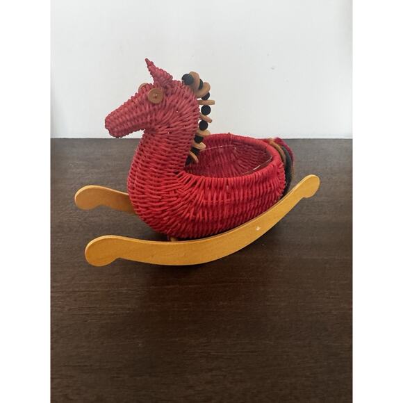 Avon Vintage Wicker Red Rocking Horse Yarn Tail Christmas Basket Trinkets Kitsch - Picture 14 of 14